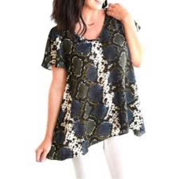Buddy Love Python Printed Flutter Sleeve Top Size Medium - Picture 1 of 5